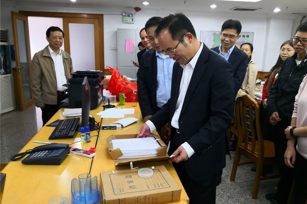省委审计委员会办公室主任、省审计厅厅长卢荣春 到审计现场指导工作