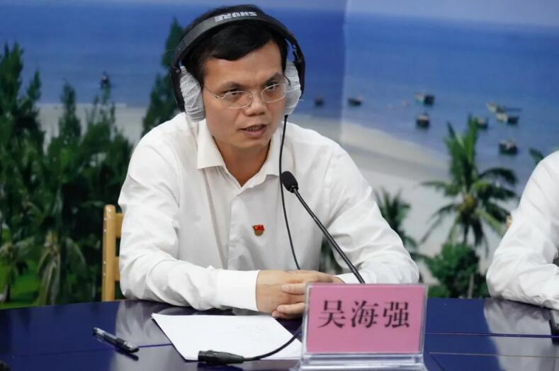 局党组书记局长吴海强同志率队上线茂名民声热线直播节目