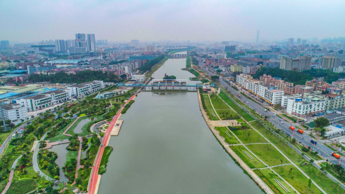 航拍美丽的深圳茅洲河燕川湿地